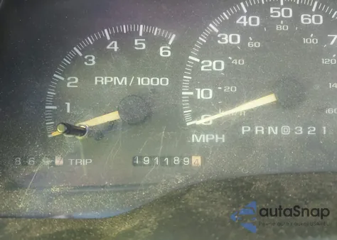 1996 Chevrolet Tahoe K1500 z USA, uszkodzony, nr VIN 3GNEK18R7TG150526